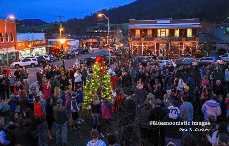 Annual Hometown Christmas - Peak Mountain Properties